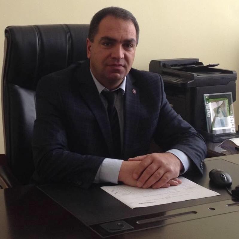 Պեմզաշենի միջնակարգ դպրոցի տնօրեն